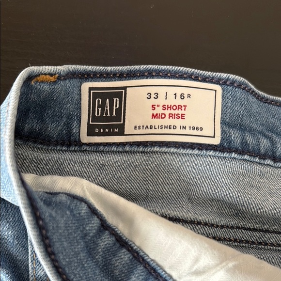 GAP Women's MidRise Rolled Cut-Off Jean Shorts - Sz 16 - Picture 4 of 6